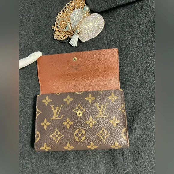 ✅ AUTHENTIC LOUIS VUITTON WALLET MONOGRAM - Picture 2 of 12